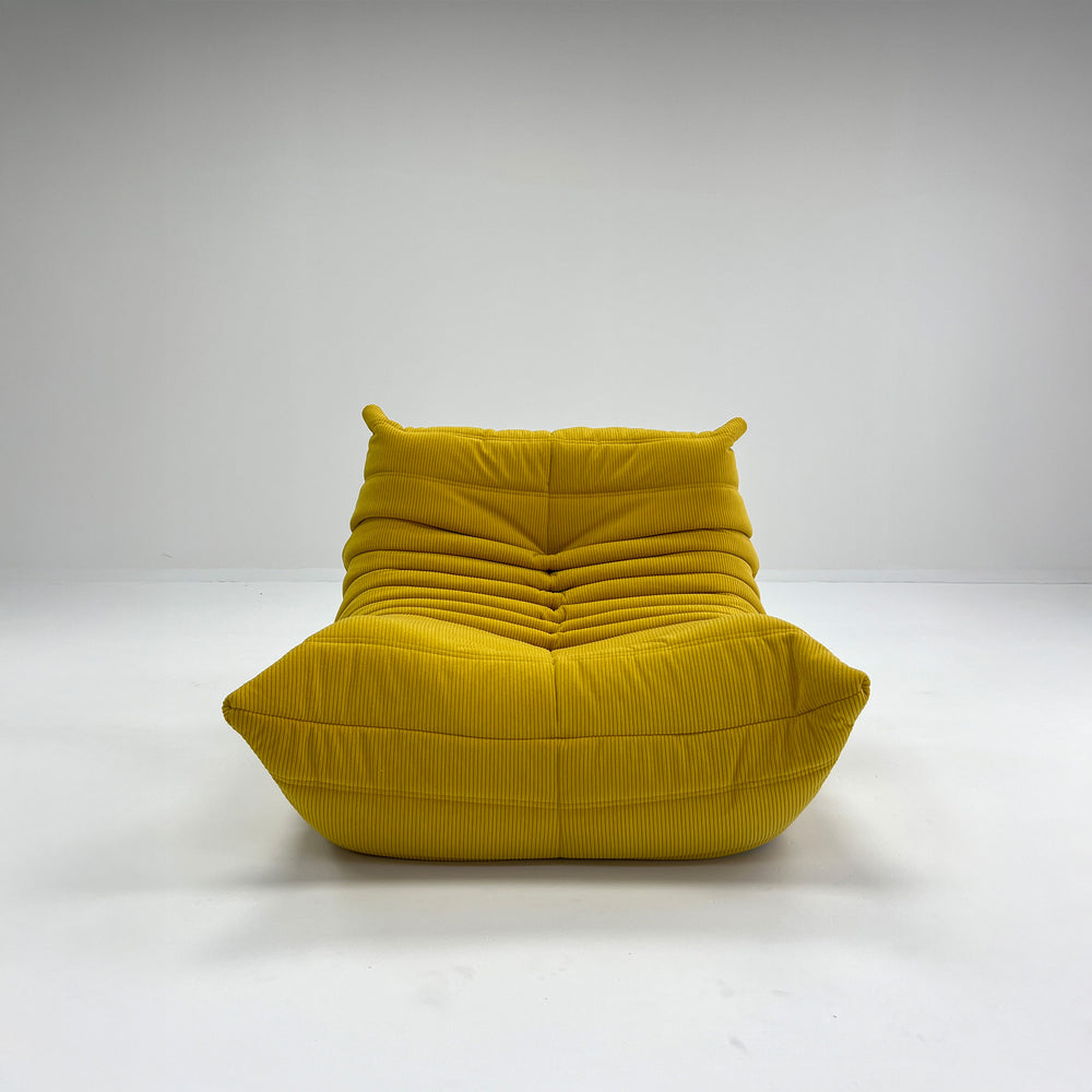 Fauteuil Unique de Luxe en Velours Côtelé – Confort Sculptural Personnalisé